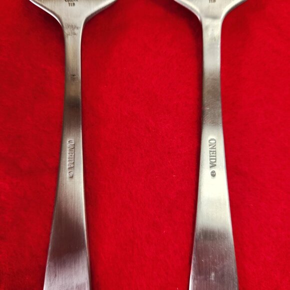 Oneida Cold Meat Serving Forks Mooncrest Pattern 8" Set of 2 - Picture 8 of 9